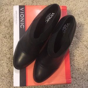 Vionic black orthotic booties